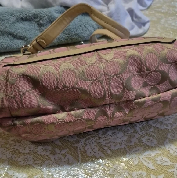 Coach Pink Signature Canvas Turnlock Shoulder Bag with Cream Trim - Picture 11 of 11